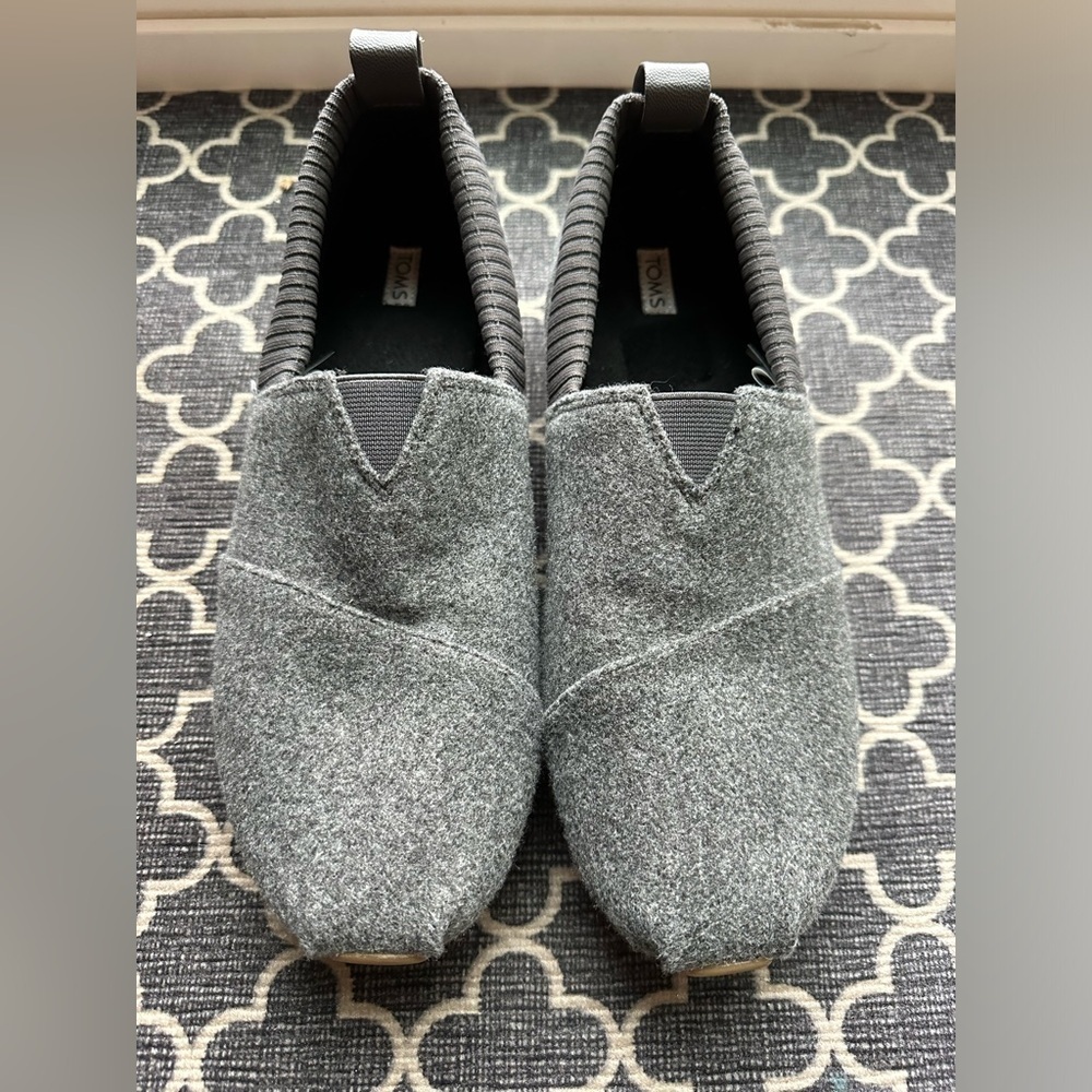 Tom’s Classic Earthwise Gray Flannel Slip-On Men's Shoes- size 10